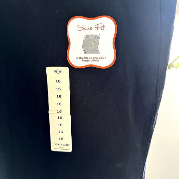 Dockers Women Black Surefit Capri Pants Size 16 Stretch Casual Work Travel NWT - Picture 4 of 10